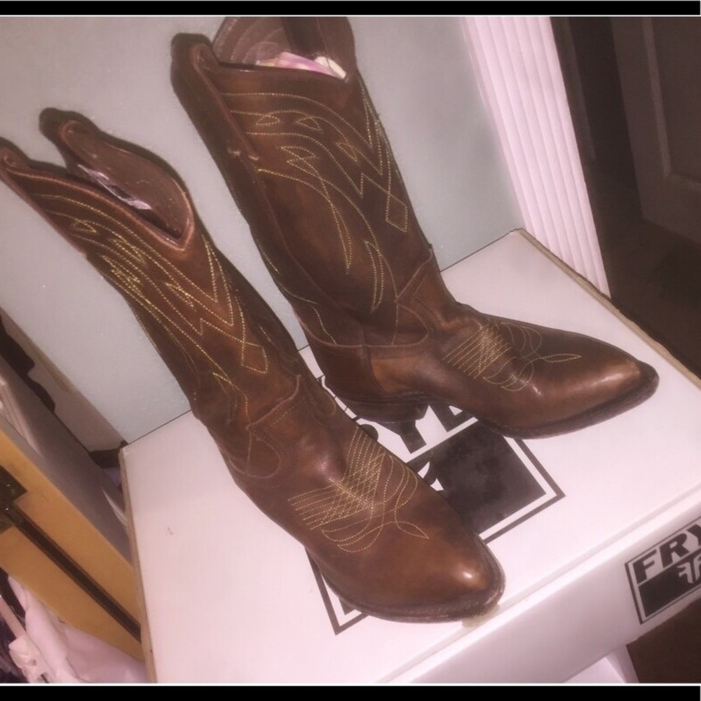 Boots - Picture 2 of 5